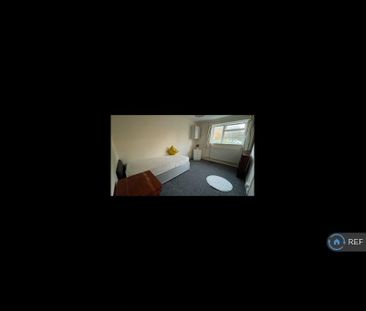 1 bedroom in a flat share to rent - Photo 1