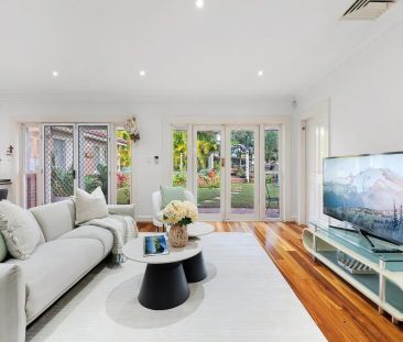 The Ultimate Family Home in Ideal Location - 6 Month Lease - Photo 4