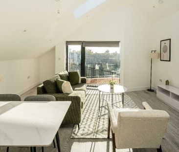 Cuckoo Hall Lane, London - Photo 1