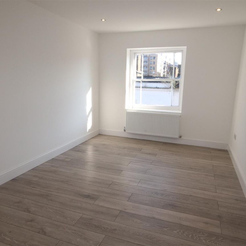 2 bedroom Apartment to let - Photo 1