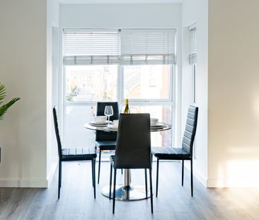 2 Bed Flat, Gweal Avenue, RG2 - Photo 4