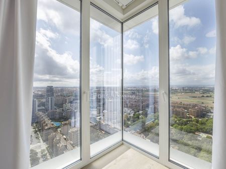 Excellent 2 Bedroom apartment for rent in Palacio de Congresos, Valencia - Photo 4