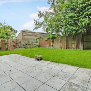 Room 4 - 9 Firbank Drive, Watford, WD19 - Photo 3