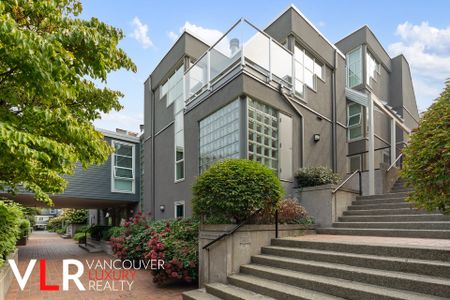 Townhouse in Vancouver West Side, BC - Photo 5