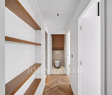 Appartement à louer Paris 8Ème - Europe, Paris Rive Droite, France7 076 EUR / Mois - Photo 3