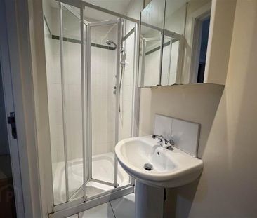 Apartment 8 188-190 Albertbridge Road, Belfast, BT5 4GU - Photo 3