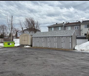 Beau 4½ lumineux à louer – Libre 1er juillet– Emplacement stratégique! - Photo 4