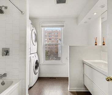 For Lease - 8 Carlotta Avenue, Vanier and Kingsview Park, Ontario - Photo 3