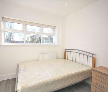 Renters Avenue, Hendon, NW4 - Photo 1