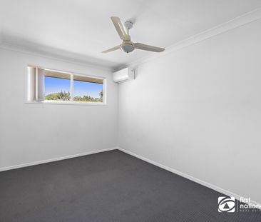 FANTASTIC AIR CONDITIONED THREE BEDROOM TOWNHOUSE IN A COMPLEX WITH... - Photo 5