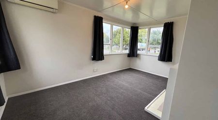 Two bedroom home in Camberley - Photo 2