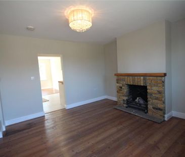 2 bedroom end of terrace house to rent - Photo 2