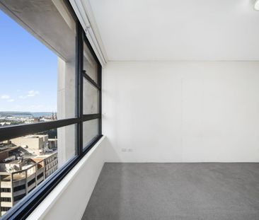 Bright Studio with Spectacular City & Harbour Views - Photo 1