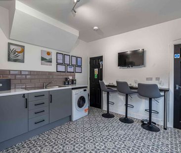 ✨ Fresh, Friendly & Fully Loaded! A Top-Tier Houseshare in Nuneaton - Photo 6