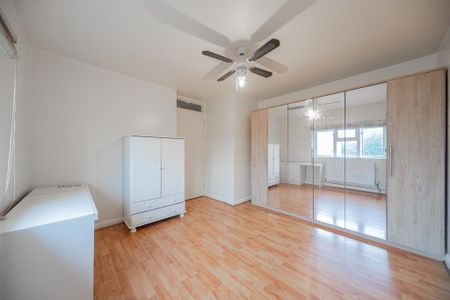 3 bedroom terraced house to rent - Photo 4