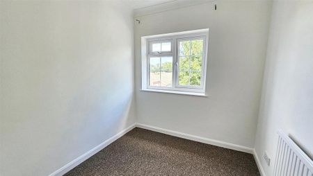 5 bedroom detached house to rent - Photo 3