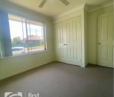 LOW MAINTENANCE LIVING WITH SPACIOUS BACKYARD - Photo 3