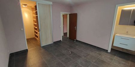 Appartement te huur in Berchem voor € 925 met 2 slaapkamers - Photo 2