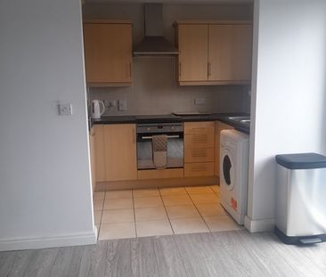 1 Bed Penthouse, Paveley Court, NW7 - Photo 2