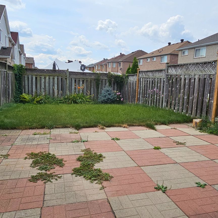 For Lease - 3085 Wrigglesworth Crescent, Mississauga, Ontario - Photo 1