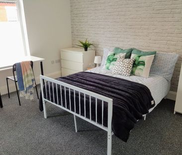 Esher Road, Liverpool. - Photo 3