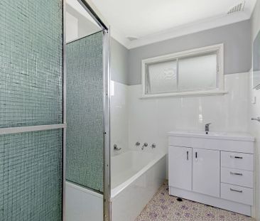 Family home in great location!! - Photo 4