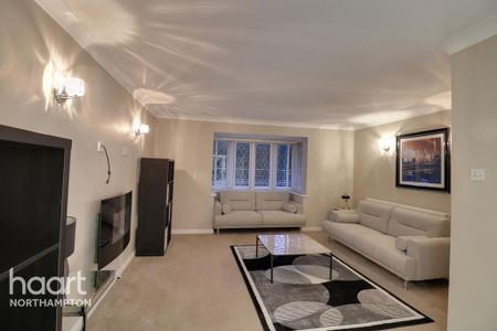 5 bedroom detached house to rent - Photo 3