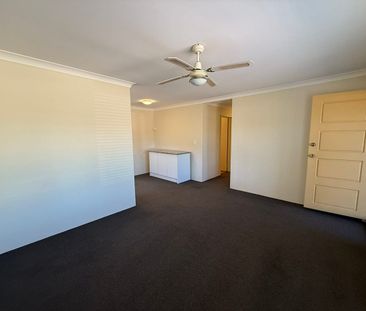 Low maintenance, easy living - Photo 2