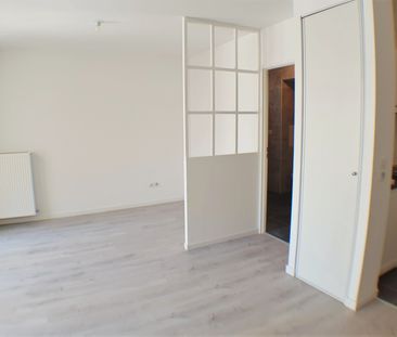 Location Appartement 1 pièce 28m² ST REMY LES CHEVREUSE 78470 - Photo 3