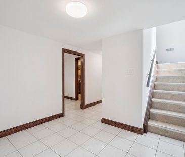 For Lease - 664 Scarlett Road, Toronto, Ontario - Photo 2