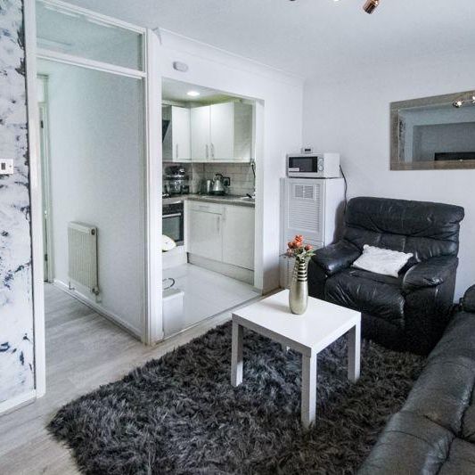 1 bedroom property to rent - Photo 1