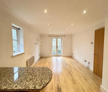 2 Bedroom Flat - Purpose Built To Let - Photo 5