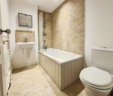 3 bedroom end of terrace house to rent - Photo 3