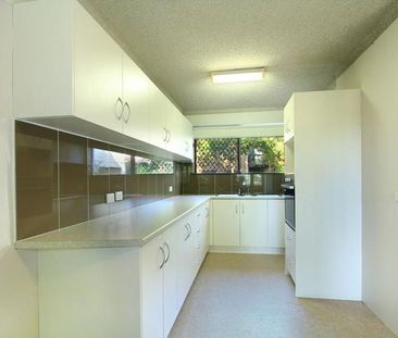 Modern 2 Bedroom Unit with Lock-Up Garage - Photo 3