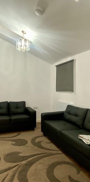 1 Bed Flat, Walpole Road, SW19 - Photo 1