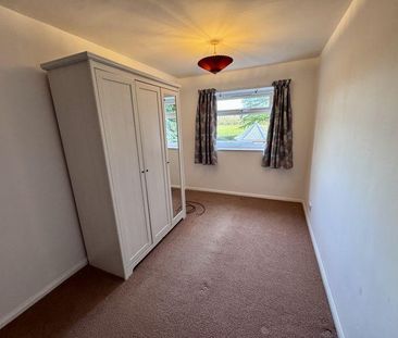 2 bedroom end of terrace house to rent - Photo 2