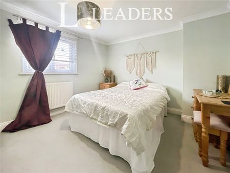 3 bedroom house to rent Canterbury Grange, Bocking, CM7 - Photo 5