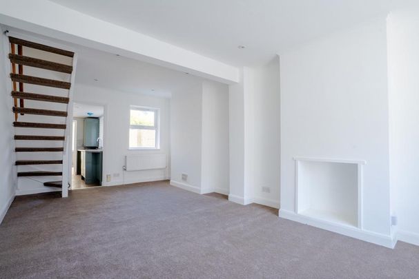 2 bedroom terraced house to rent - Photo 1