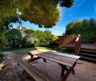 Cosmopolitan Living - Photo 1