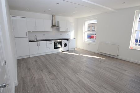 2 bedroom Apartment to let - Photo 4