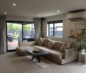 Modern 3-Bedroom Home + Office with Country Feel - Photo 3