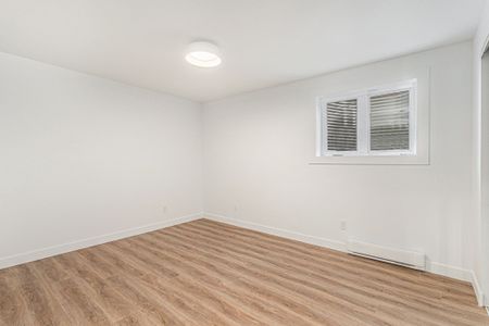 For Lease - 1665 Teakdale Avenue Unit# B, Orleans - Convent Glen and Area, Ontario - Photo 2