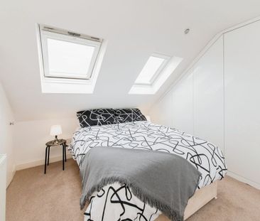 4 Bed Semi-Detached House, Tiverton Way, NW7 - Photo 3