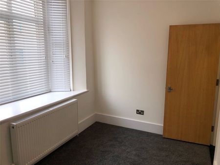 2 bedroom apartment to rent Clarendon Road, Southsea, PO4 - Photo 3