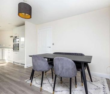 Cusworth Garth, Leeds, LS15 - Photo 3