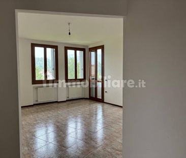 Trilocale via San Sebastiano 62, Centro, Bassano del Grappa - Photo 1