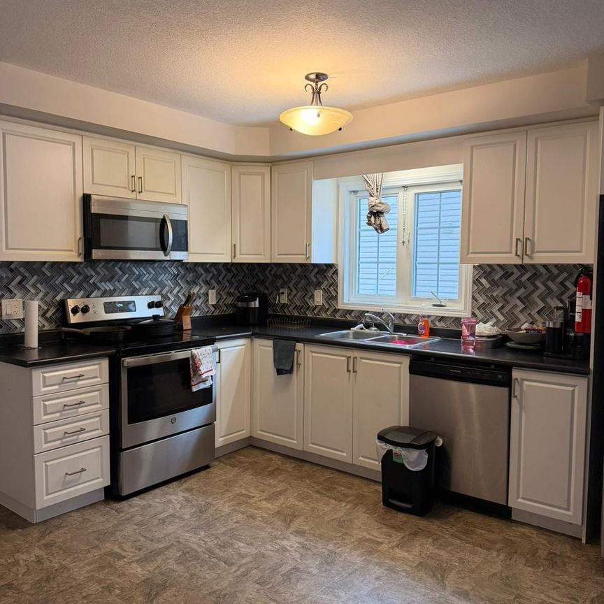 For Lease - 3200 Singleton Avenue Unit# 23, London South, Ontario - Photo 1