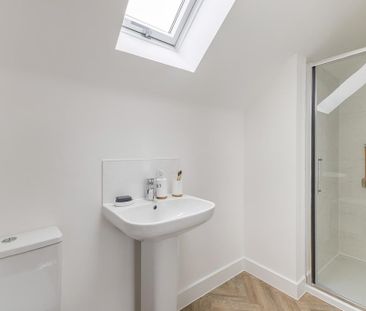 4 bedroom semi-detached house to rent - Photo 5