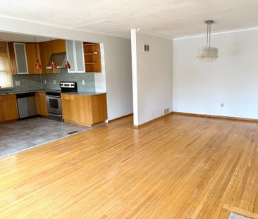 For Lease - 10 Wanita Road, Mississauga, Ontario - Photo 3
