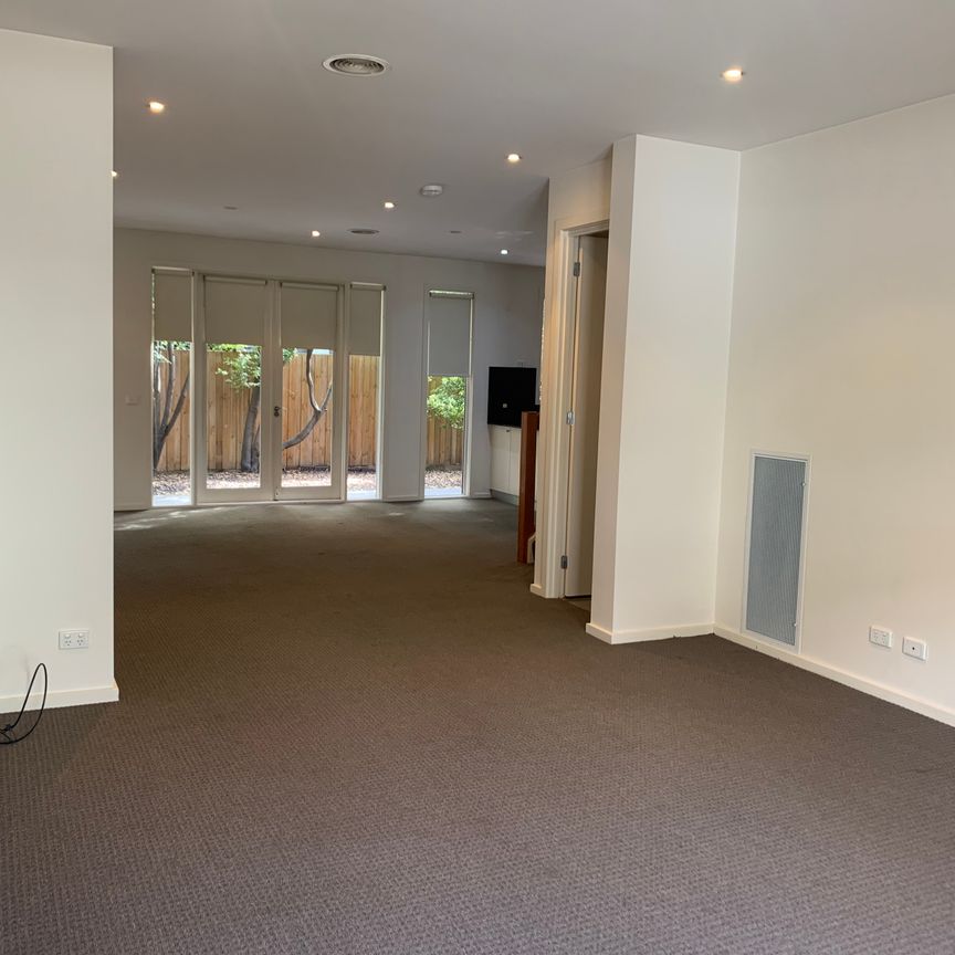 3/13 Irving Avenue PRAHRAN - Photo 1